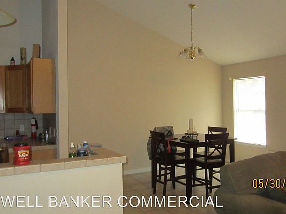 4th image of 8 Woodcock Cir