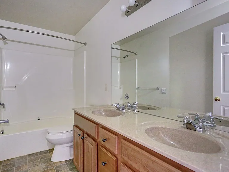 312 Sleepy Hollow Dr — Photo 23