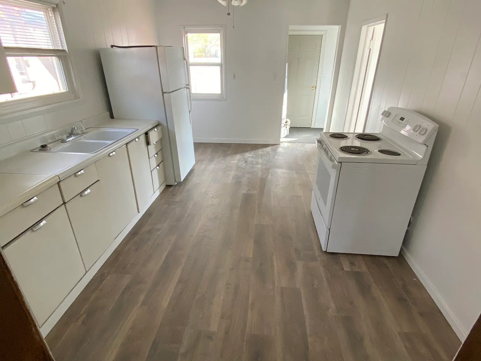 2 bed, 1000 sqft, $900 — Photo 3