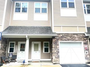 2 Standish Rd APT 204, Saratoga Springs, NY 12866