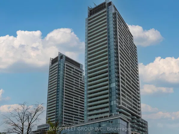 7 Golden Lion Hts E, Toronto, ON