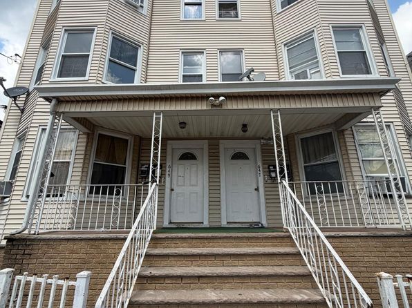 649 Montgomery St APT 2