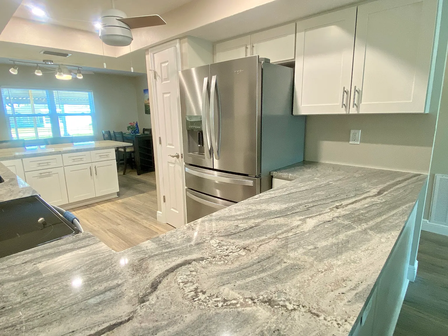 2 bed, 1300 sqft, $2,195 — Photo 3