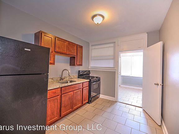 3rd image of 7842 S Oglesby Ave #3