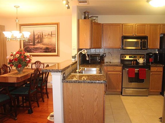 4th image of 3974 Oceanside Dr
