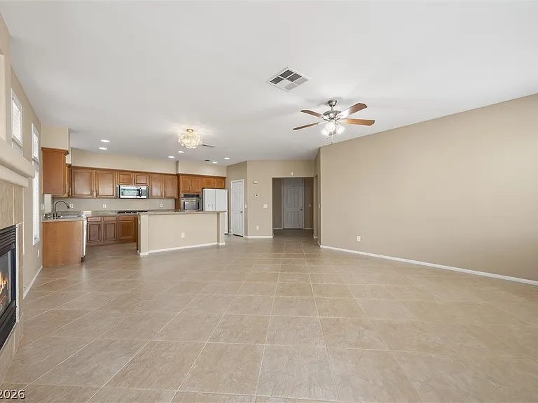 428 Eternity St — Photo 11