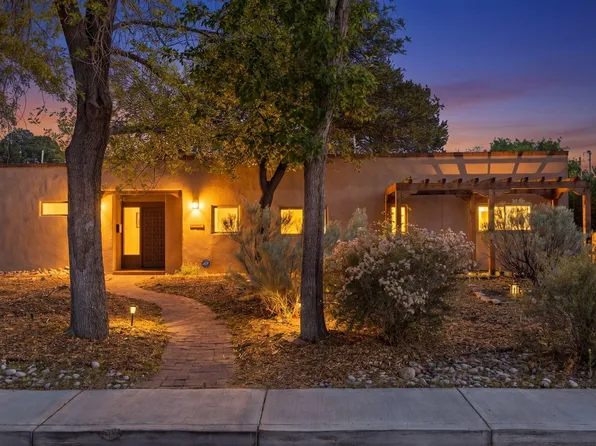 808 Parkland Cir SE, Albuquerque, NM 87108