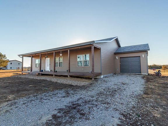 4th image of 22135 Oriole Lane