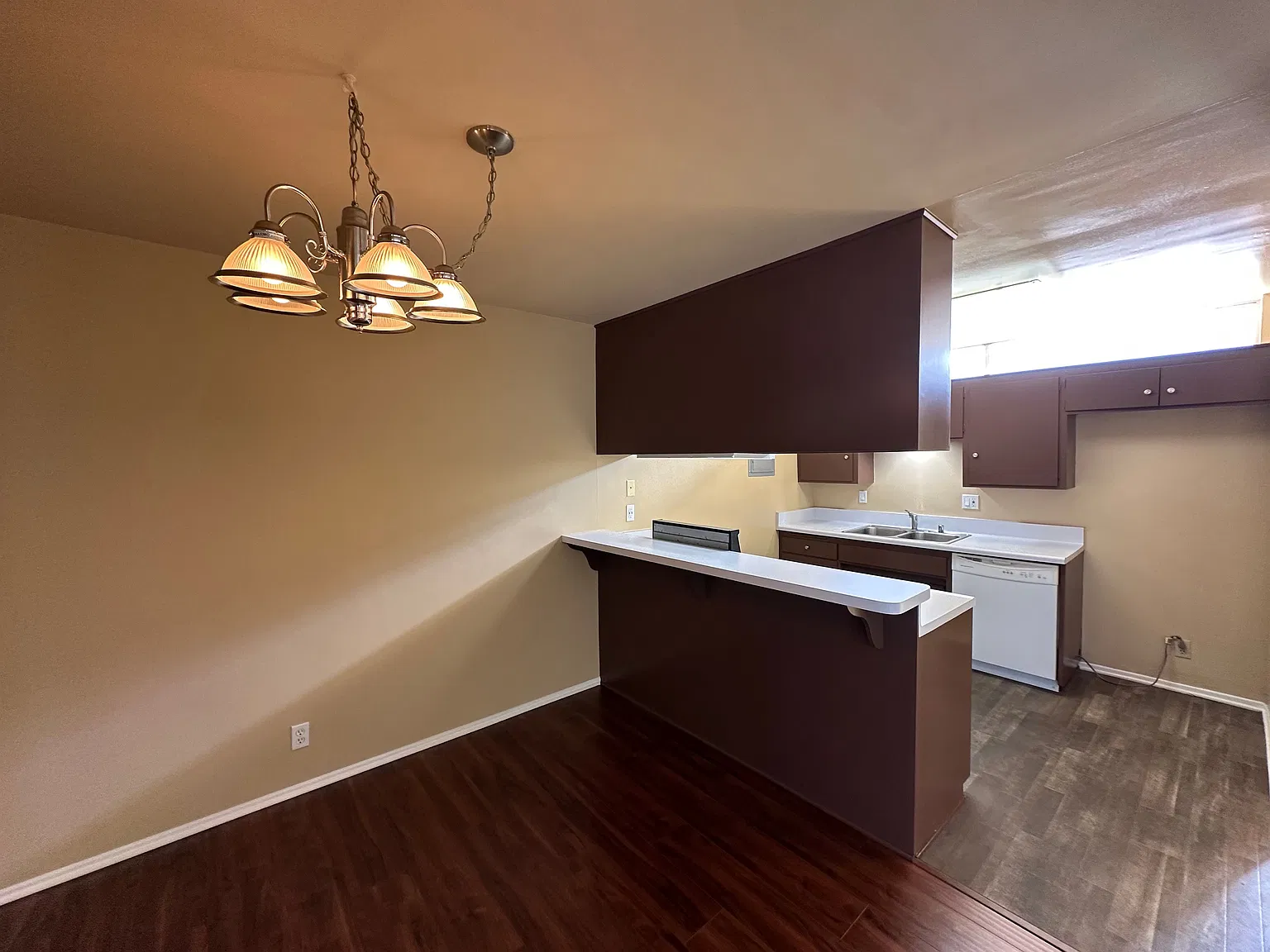 2 bed, 1000 sqft, $2,450 — Photo 3