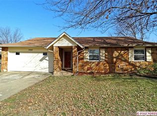 13563 S Hickory Pl, Glenpool, OK 74033
