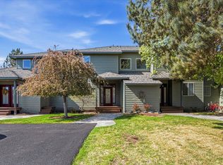 1085 Golden Pheasant Dr, Redmond, OR 97756