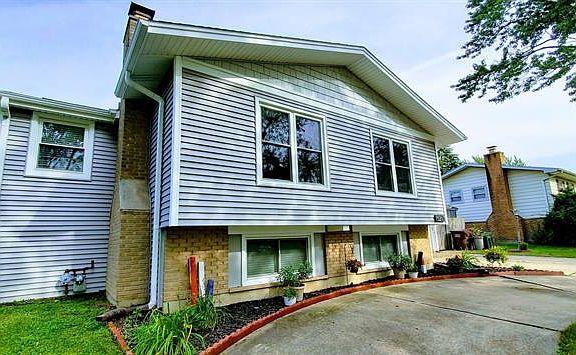 2nd image of 15207 Las Flores Ln