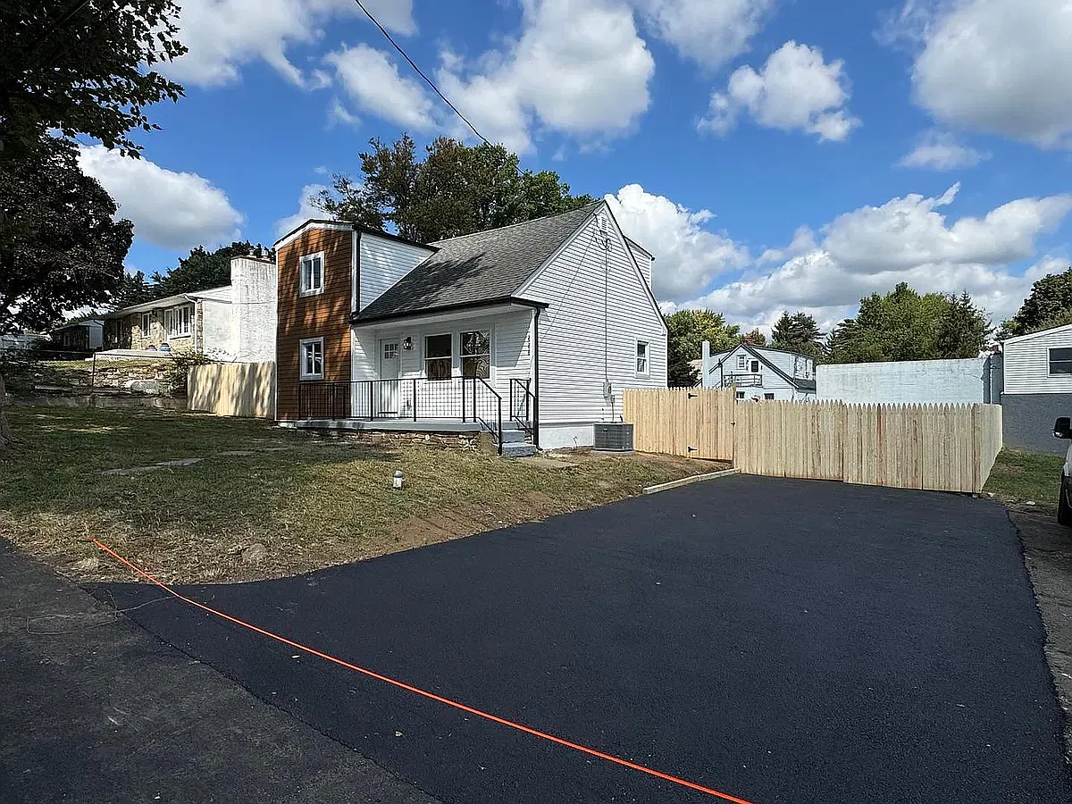 4 bed, 1470 sqft, $3,350 — Photo 2