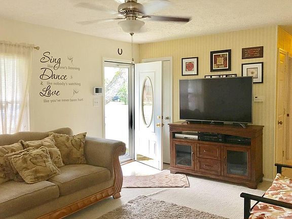 3rd image of 4138 Diller Dr