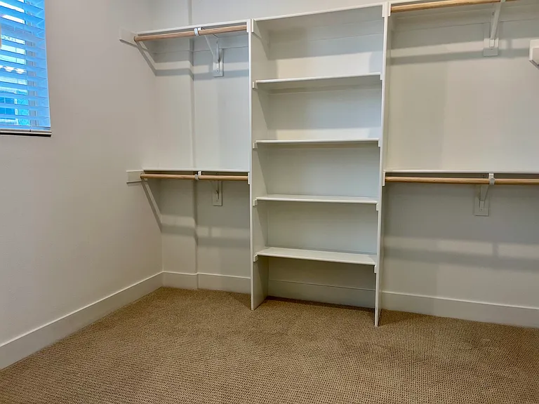 740 Edward Scholle Dr — Photo 17