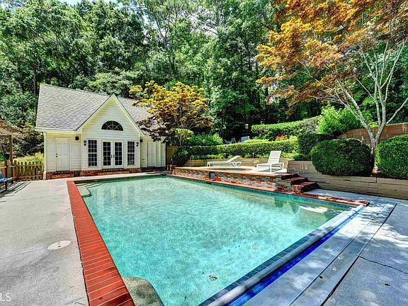 4th image of 265 Danbury Ln NW
