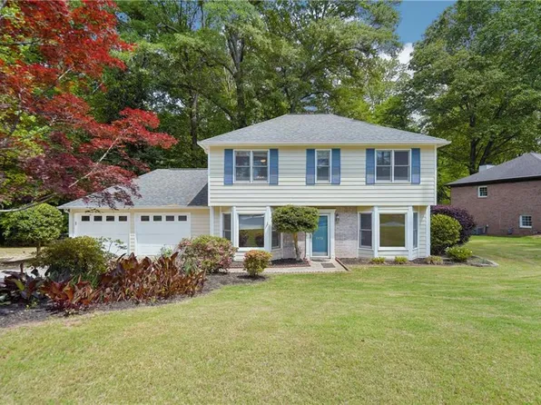 1172 Dogwood Forest Dr NE, Marietta, GA 30068