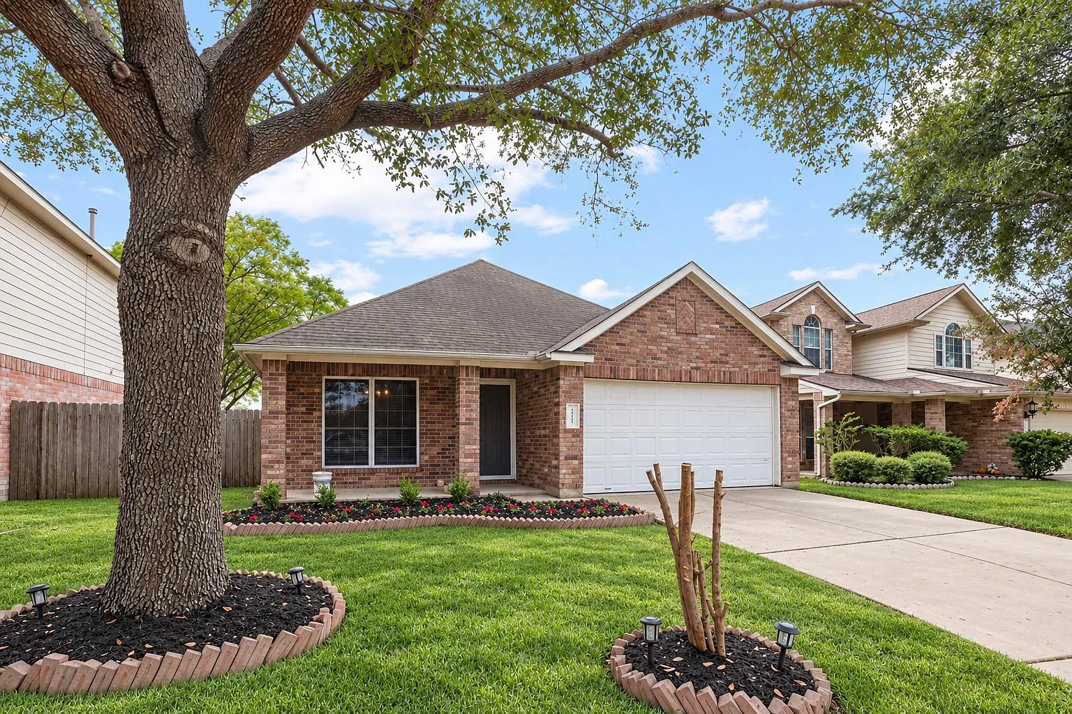 3 bed, 2.0 bath, 1728 sqft, $2,200 — Photo 3