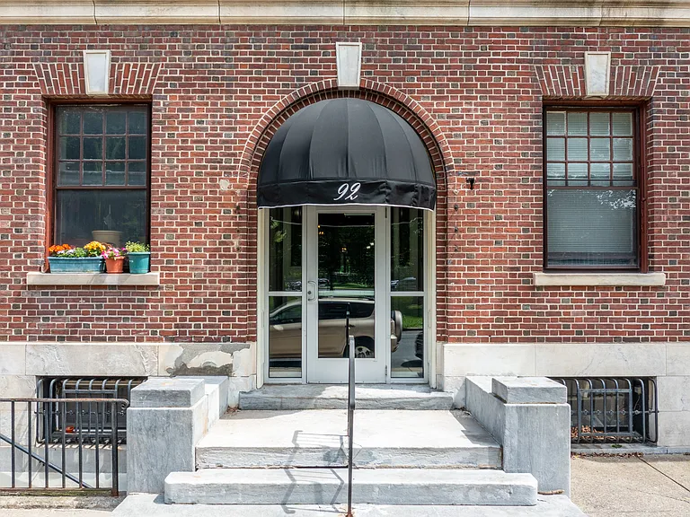 Willett Apartments — Photo 23