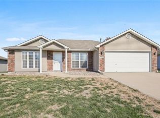 732 Carlisle Dr, Raymore, MO 64083