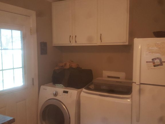 3rd image of 8 Forestwood Dr