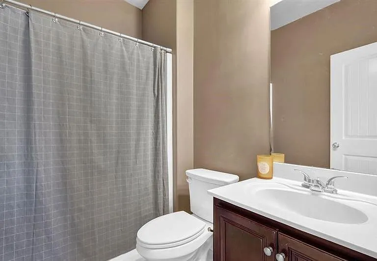 4960 Wilshire Xing — Photo 24