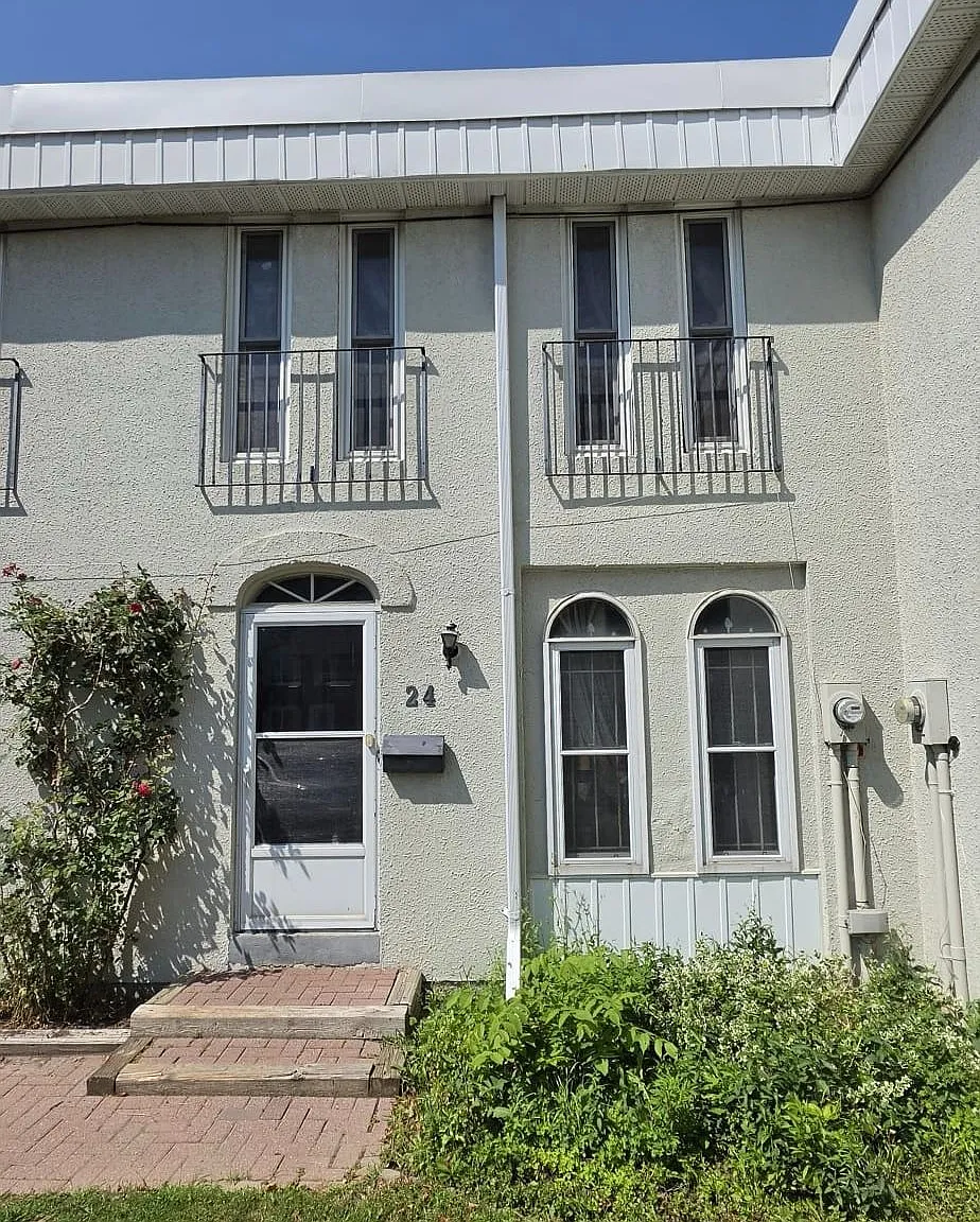 3 bed, $3,000 — Photo 1