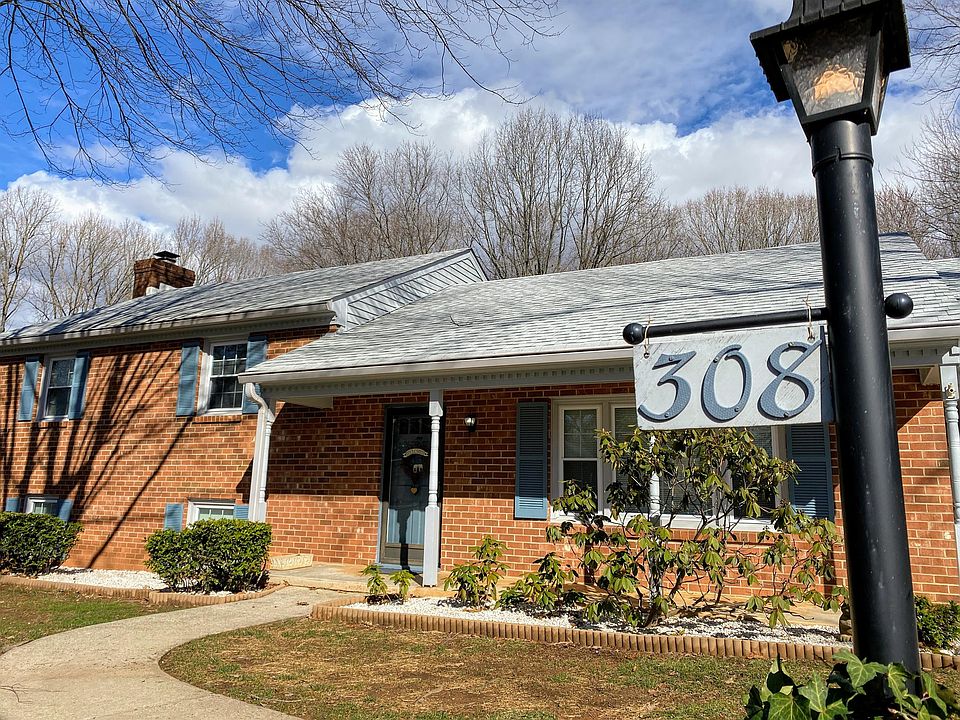 1st image of 308 College Park Dr