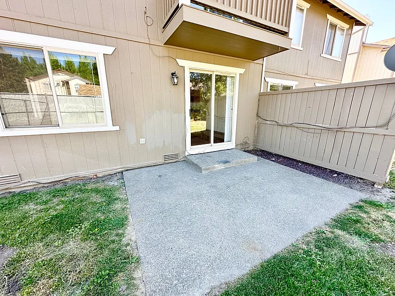 2103 N Yellowstone St — Photo 49
