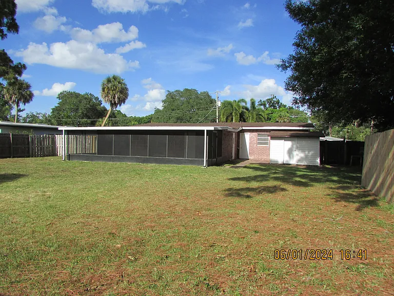 211 W Laila Dr — Photo 36