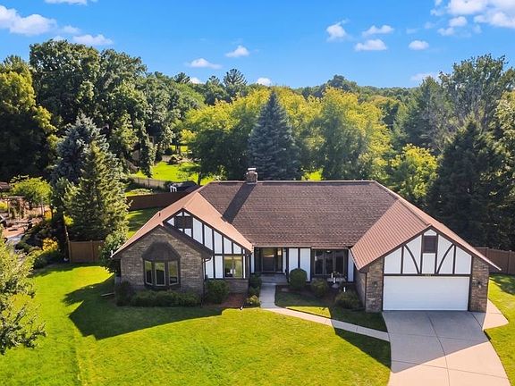 2nd image of 1421 Harbor Springs Cir
