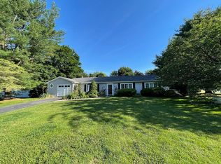 29 Falmouth Dr, Mount Sinai, NY 11766