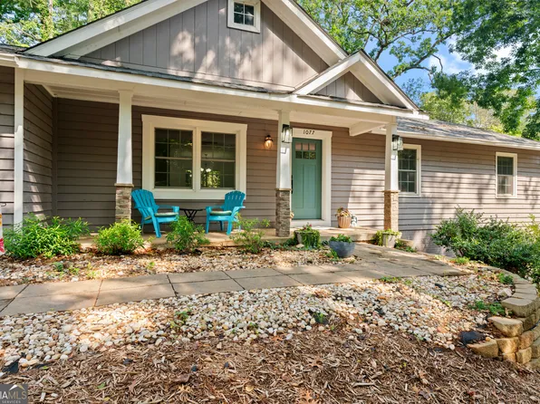 1077 Lakeshore Dr, Gainesville, GA 30501