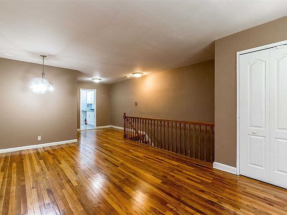 5th image of 230-04 Kingsbury Ave #B