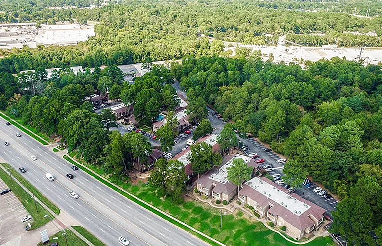 River Oaks Apartments — Photo 21