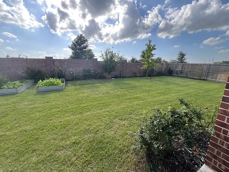 9837 Larkfield Dr — Photo 17