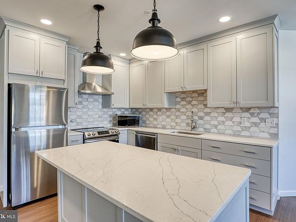 5th image of 210 E Boscawen St #201