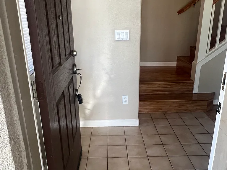 3891 Windham Ct — Photo 2