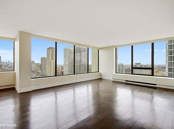 3rd image of 2800 N Lake Shore Dr APT 2316