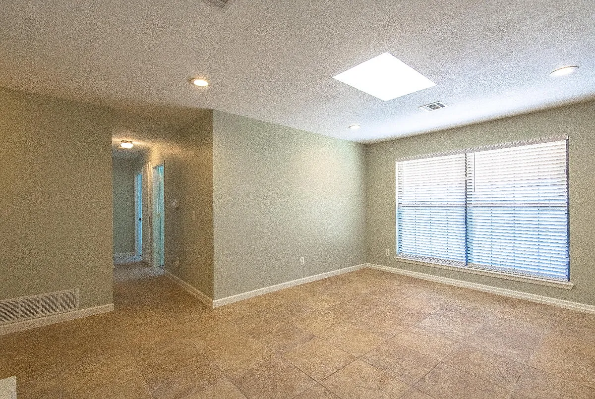 3 bed, 2.0 bath, 1130 sqft, $1,450 — Photo 3