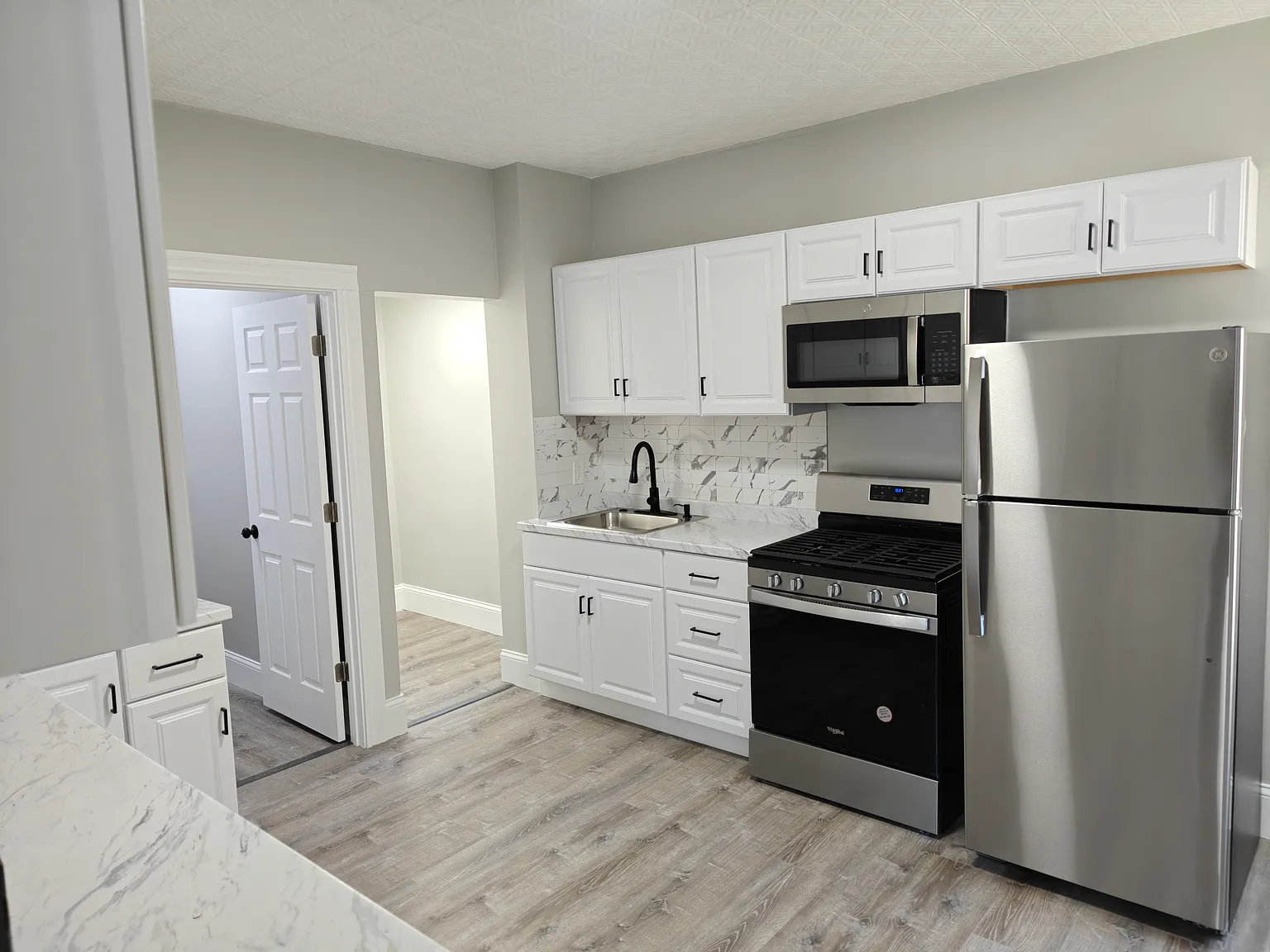 2 bed, 600 sqft, $2,700 — Photo 1