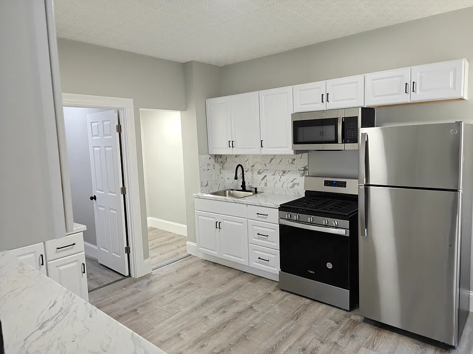 108 Highland Ave #1
