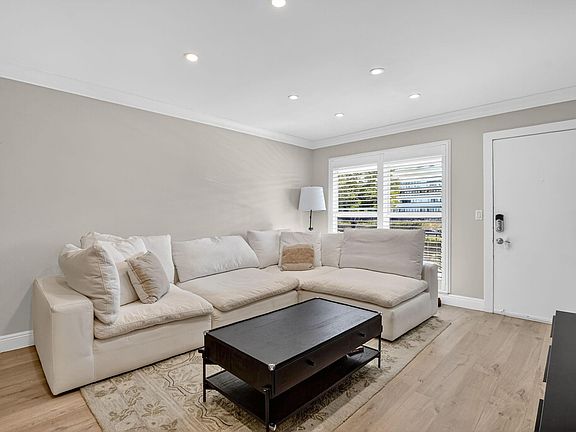 4th image of 55 SE 14th Street #211