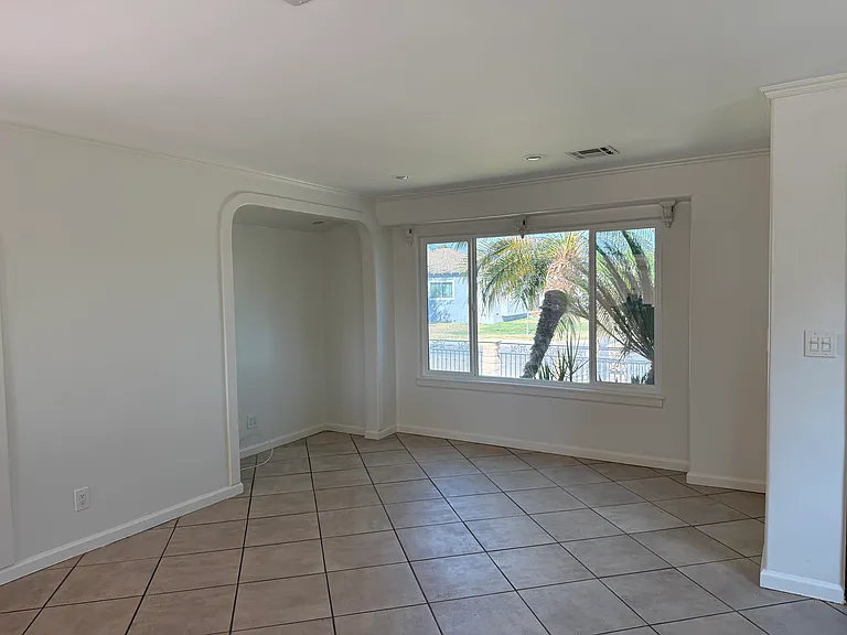 1429 Seaman Ave — Photo 7