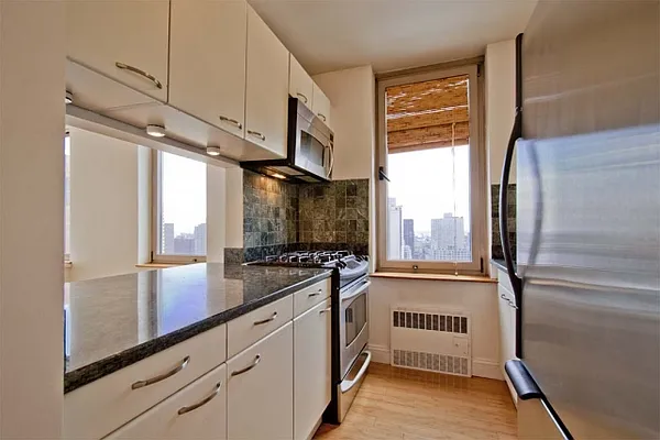 Sold by ROOM Real Estate | media 4