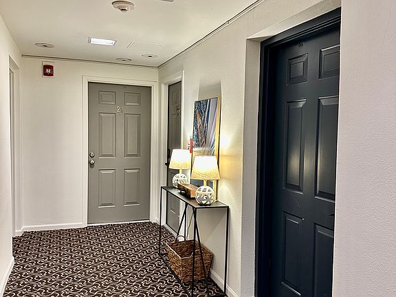 4th image of 229 N Poplar St APT 29