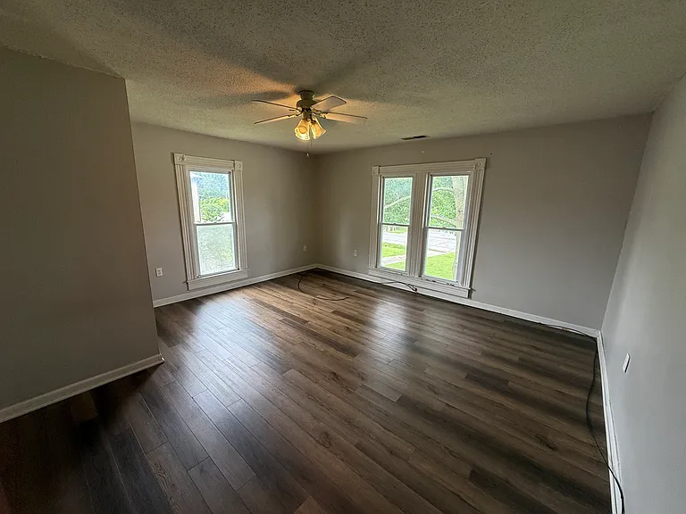 One Bedroom — Photo 5