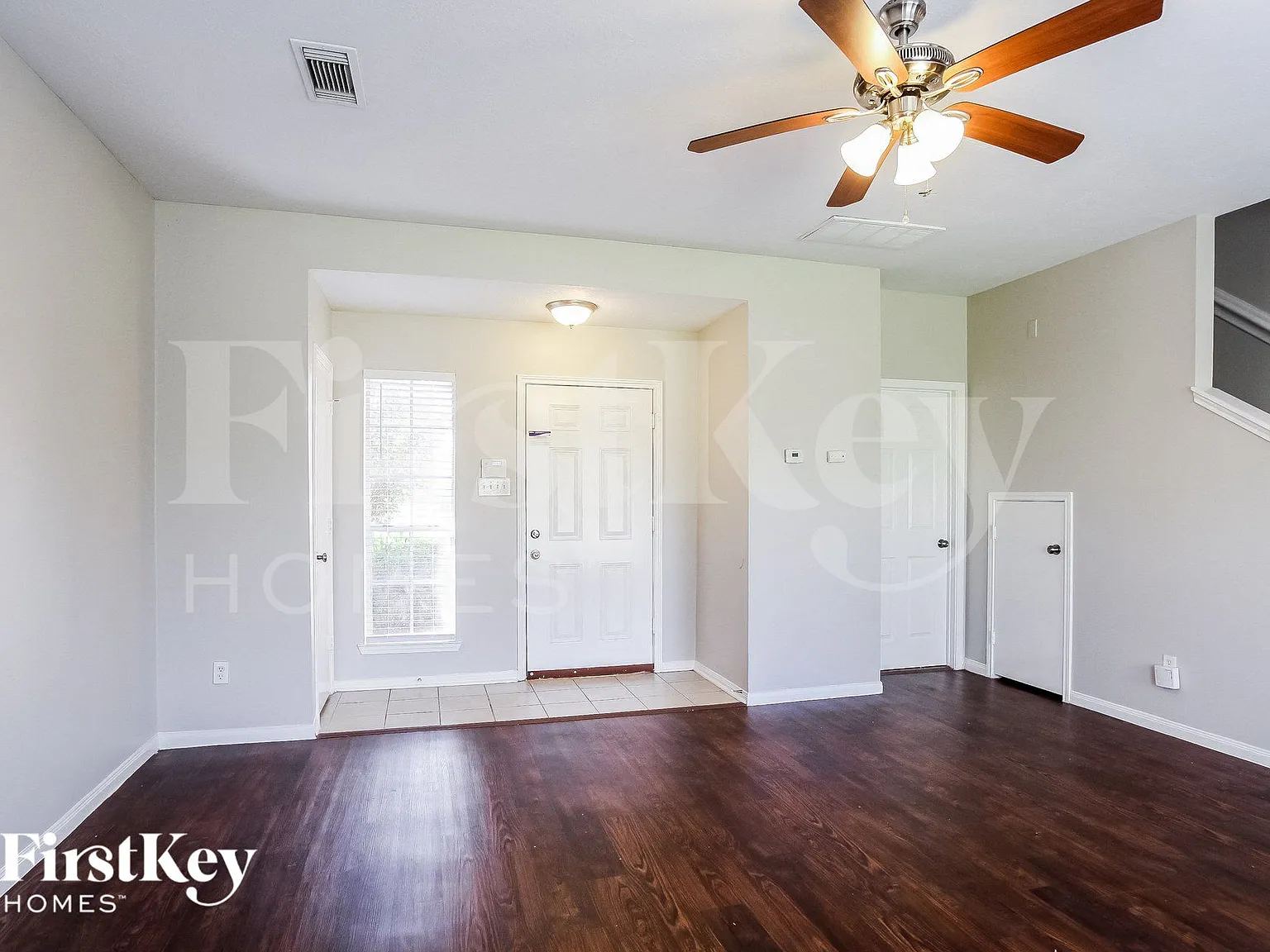 3 bed, 2.5 bath, 1624 sqft, $1,955 — Photo 3