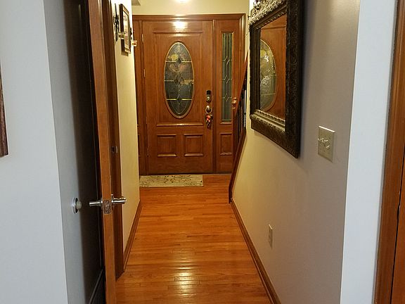 3rd image of 5087 Waycroft Ct