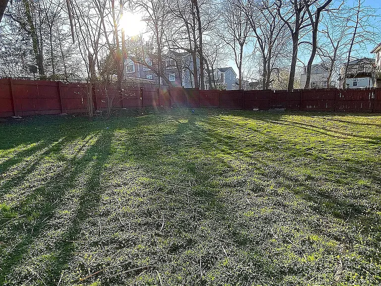 Stirling Pl — Photo 22